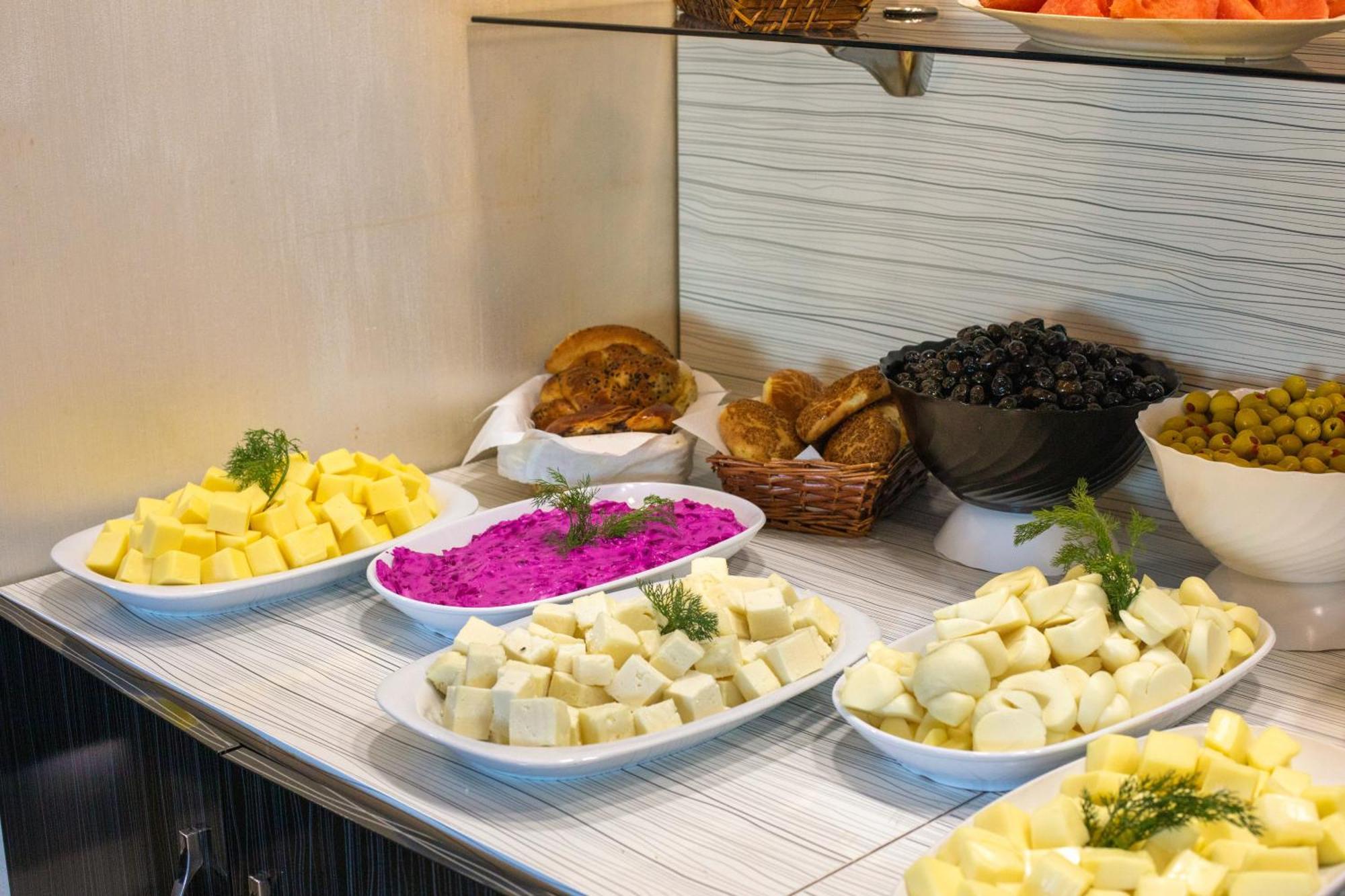 Family Time Suites Hotel Истанбул Екстериор снимка