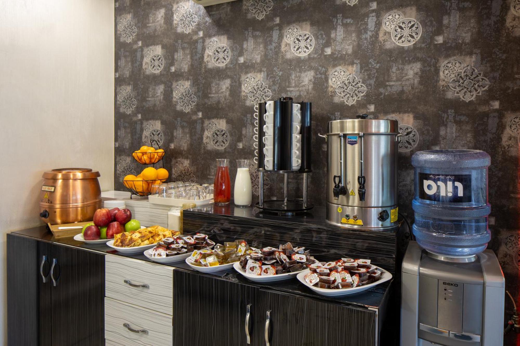 Family Time Suites Hotel Истанбул Екстериор снимка